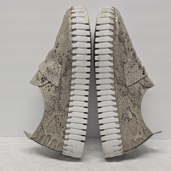 Ilse Jacobsen Hornbaek Wheat Gold Snakeskin Embossed Platform Shoes Loafers 10.5 - Picture 7 of 11